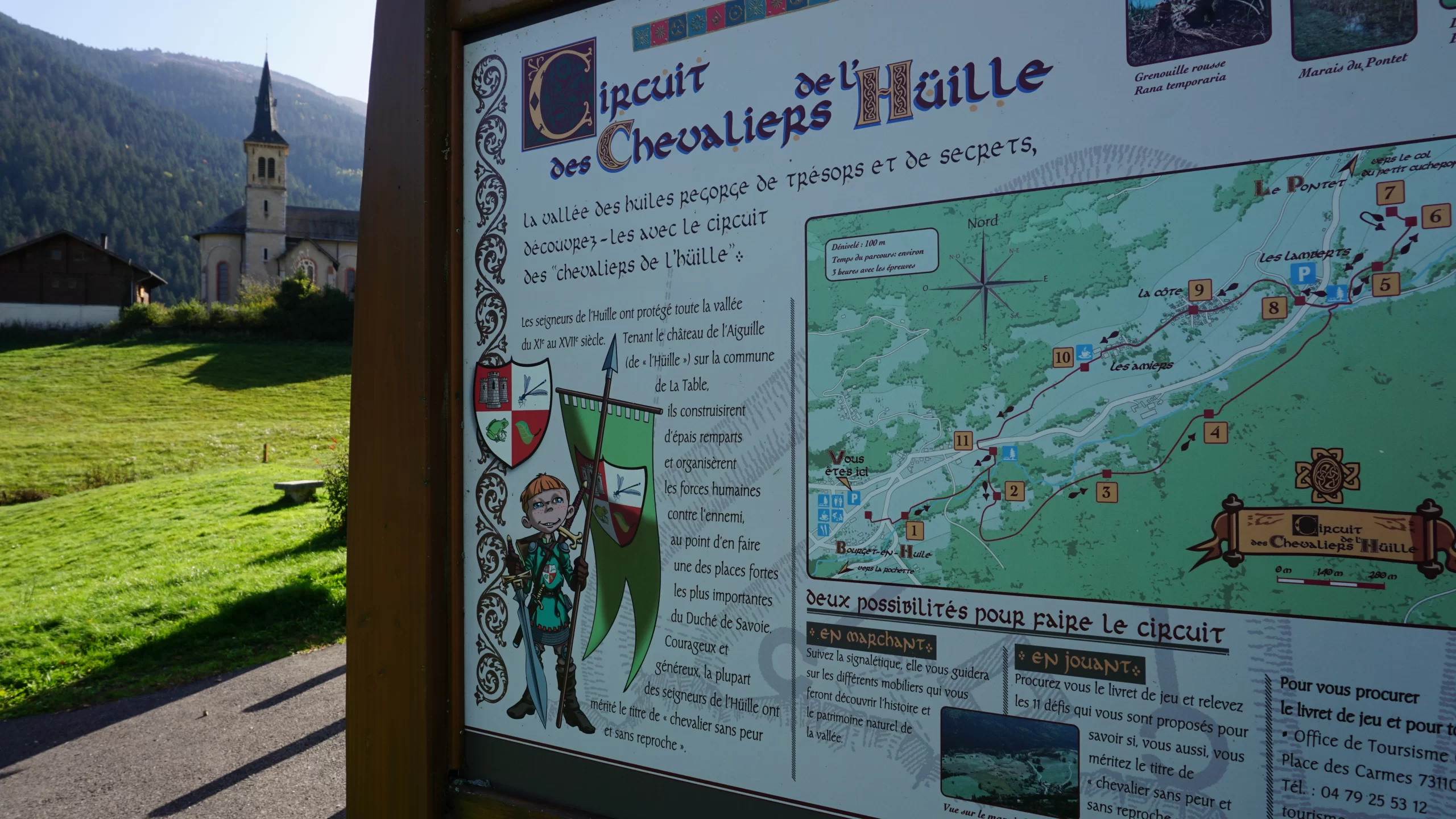 Card of the discovery trail starting from the village 